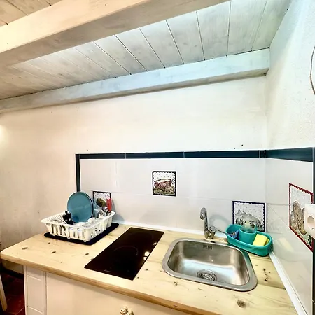 Casa Lungomare Apartment *